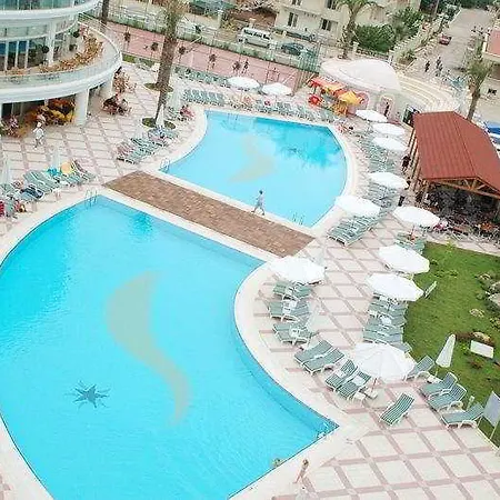 Hotel Deluxe Pinetapark 4*